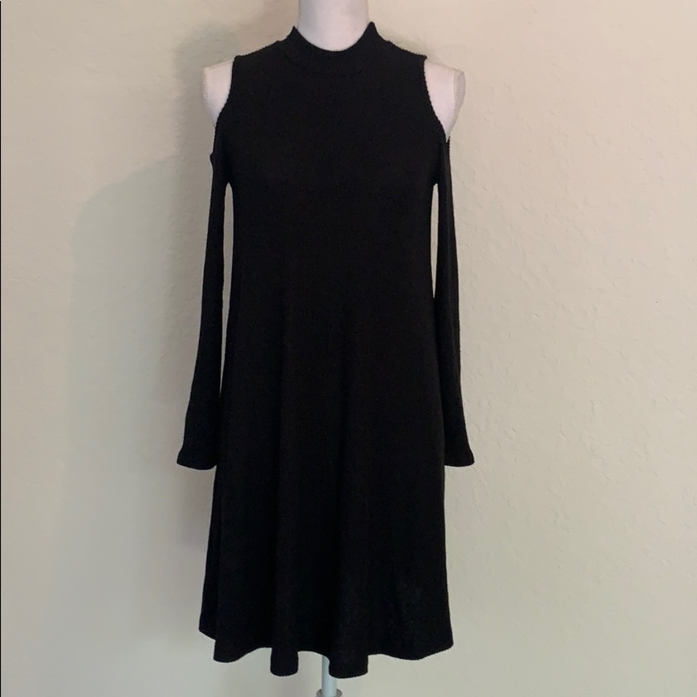 cut out cold shoulder sleeve ribbed flare dress